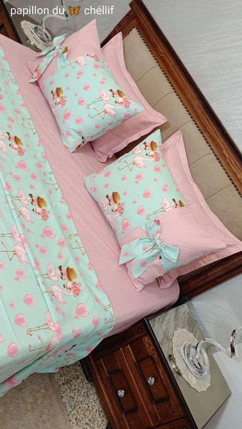 Pillow Cover Designs Ideas, Curtains Pelmet, Bedsheet Ideas, Sewing Pillows Ideas, Draps Design, Bed Sheet Painting Design, Wooden Work, Bow Pillows, Bed Cover Design