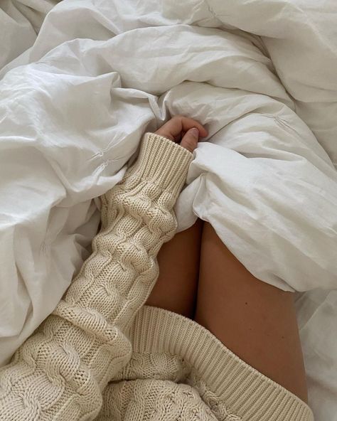 Cream Aesthetic, Vanilla Girl, Vanilla Latte, Foto Ideas Instagram, Beige Aesthetic, Golden Girl, Winter Aesthetic, Brown Aesthetic, Autumn Aesthetic