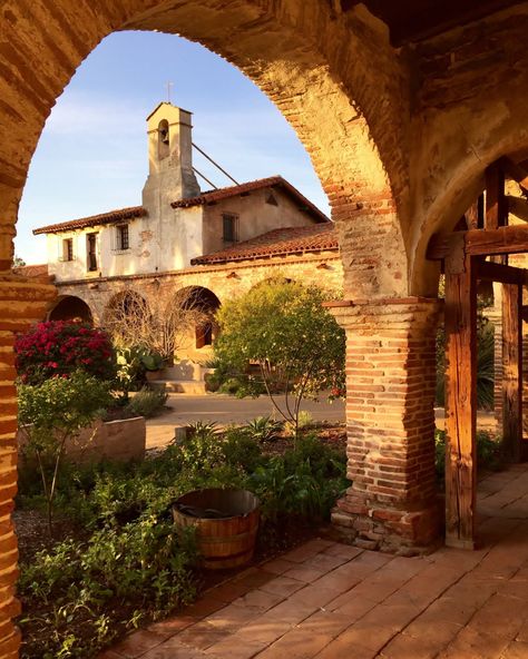 Hello and welcome! For your consideration is color photo print of one of the courtyards at Mission San Juan Capistrano in California. This photo was personally taken digitally during my travels through the years, using a Nikon DSLR camera, then edited using photo editing software.  Check out my other photo prints available!  Please contact me with any questions you may have. Thanks for looking and happy shopping! Terracotta Architecture, Spanish Contemporary Home, Tuscan Architecture, Tuscany Home, Spanish Courtyard, California Architecture, Mission San Juan Capistrano, California Colors, Houses Architecture