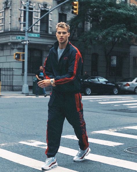 Boys Style Aesthetic, Dean Di Laurentis, Matthew Noszka, Preppy Men, Book Boyfriends, I Hate You, Man Photo, Mens Sportswear, Book Characters