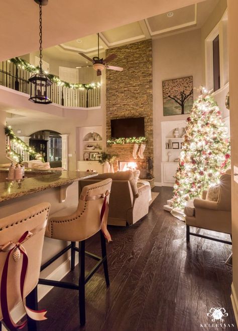 Nighttime Christmas Home Tour with Magical, Glowing Twinkle Lights | Kelley Nan Winter Living Room Decor, Renters Decorating, Winter Living Room, Christmas Living Room, Interior Vintage, Christmas Decorations Living Room, Christmas Living Rooms, Diy Home Decor On A Budget, Decoration Inspiration