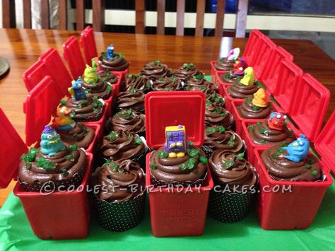 Coolest Trash Pack Cupcakes... This website is the Pinterest of birthday cake ideas Dozen Cupcakes, Garbage Truck Party, Truck Cupcakes, Trash Pack, Trash Party, Trash Truck, 5 Birthday, Kid Parties, Trucks Birthday Party