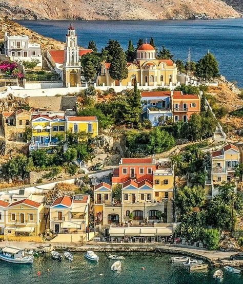 Symi Island Greece, Town Minecraft, Greece Destinations, Village Landscape, Italian Village, Seaside Town, Shangri La, Seaside Towns, Greek Islands