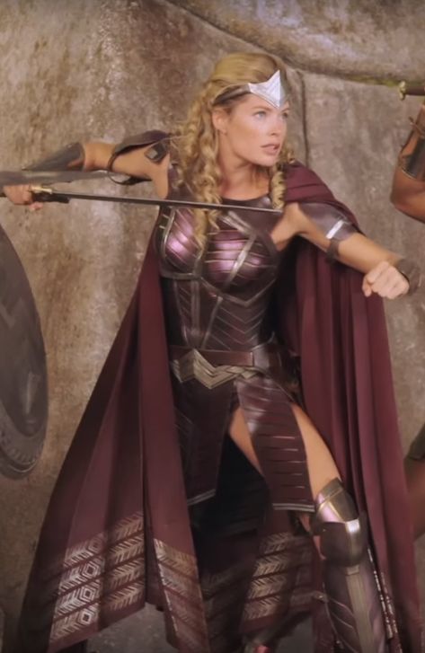 Justice League Wonder Woman Queen's Guard Venelia Queen Guard, Wonder Woman 2017, Wonder Woman Movie, Justice League Wonder Woman, Warrior Outfit, Wonder Woman Cosplay, Wonder Woman Art, Amazon Warrior, Xena Warrior Princess