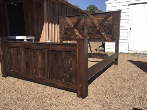 Bed Frame Rustic, Wooden Bed Frame Diy, Diy Bed Frame Plans, Diy Farmhouse Bed, Farmhouse Bed Frame, Rustic Bed Frame, Bed Frame Plans, Farmhouse Bed, Farmhouse Cabin