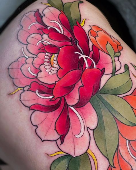 Peony Tattoo Pink, Neo Traditional Peony Tattoo Design, Gothic Peony Tattoo, Colour Peony Tattoo, Neotrad Peony Tattoo, Cute Neotraditional Tattoo, Peony Neotraditional Tattoo, Cute Tattoos Flower, Flower Colour Tattoo