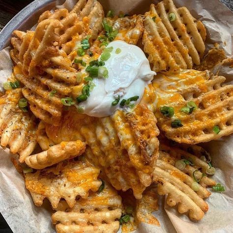 Waffle Fries, Bbq Bacon, Sleepover Food, Food Babe, Yummy Comfort Food, Food O, Eat To Live, Unhealthy Food, Instagram Food