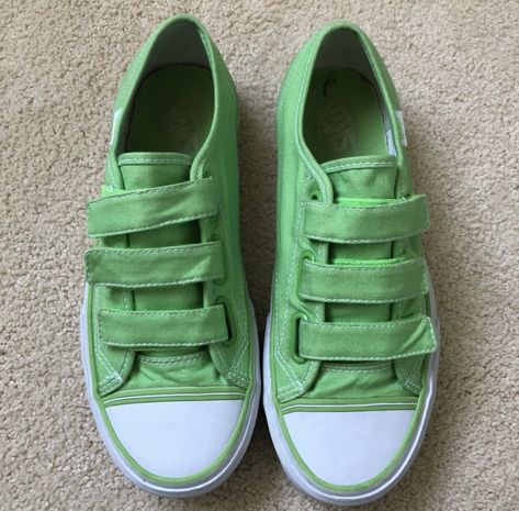 Velcro Vans, Swag Shoes, Style Savvy, Closet Fashion, Green Aesthetic, Colorful Fashion, Look Cool, Cute Shoes, Sock Shoes