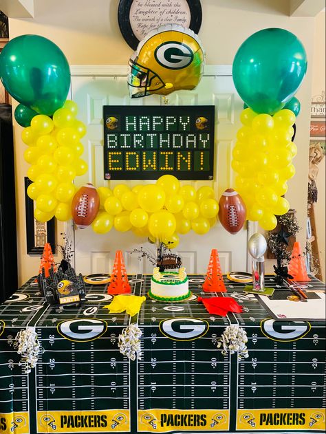 Green Bay Packers Party Ideas, Green Bay Packers Party Decorations, Packer Birthday Party, Green Bay Packer Birthday Party, Green Bay Packers Birthday Party, Packers Birthday Party, Packers Decor, Packers Birthday, Football Birthday Decorations