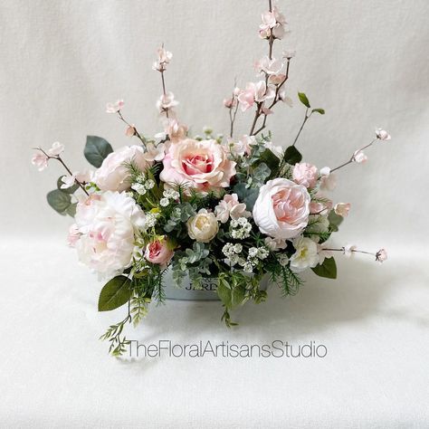 Spring Farmhouse Style Floral Arrangement Pink Floral Arrangement Blush Floral Centerpiece / Spring Floral Centerpiece - Etsy Winter Floral Arrangements, Spring Farmhouse, Spring Arrangements, Winchester Va, Bridal Shower Flowers, Rose Centerpieces, Silk Floral Arrangements, Floral Arrangements Diy, Shenandoah Valley