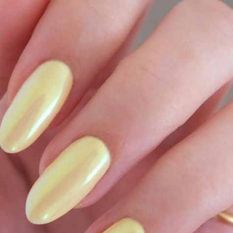 Amber Hancock on Instagram: "A colour to match the weather we’ve been having⛅️ I’ve been wanting to try a yellow/chrome combo for a while but I’ve been waiting for some sunshine for the occasion!! Created using @the_gelbottle_inc Queen Bee & Extreme shine top coat Chrome powder linked in sf in bio💛 #nailart #chromenails #yellownails #sunnynails #glazednails #nailtrends #nailinspo #nailideas #nailgoals #almondnails #biab #summernails #springnails #thegelbottleinc #thegelbottle" Yellow Metallic Nails, Yellow Chrome Nails Designs, Yellow Chrome Nails, Chrome Nails Designs, Shine Nails, Chrome Powder, Metallic Nails, Yellow Nails, Dipped Nails