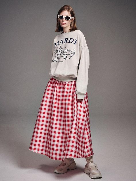 Designer fashion, Seoul-fully created | W Concept Plaid Skirt Outfit Casual, Graphic Skirt Outfit, Stylish Skirts Fashion, Plaid Outfit Aesthetic, Pop Of Red Outfit, Flared Skirt Outfit, Plaid Skirt Outfit Summer, Colorful Skirt Outfits, Skirt And Sneakers Outfit