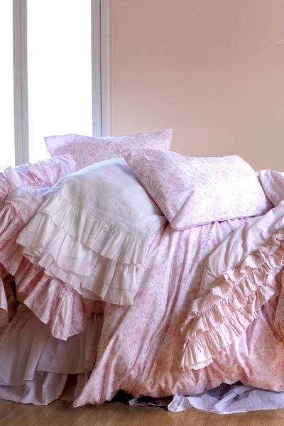 Our beautiful Vintage Floral Print Bedding collection features our softly washed 100% cotton poplin fabric, printed in small batches with our best selling prints in a range of soft vintage inspired colors Toile Bedding, Floral Print Bedding, Bedroom Linens, Rose Bedding, Striped Duvet, French Toile, Full Duvet Cover, White Sheets, Cotton Poplin Fabric