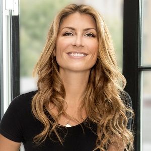 Lewis And Clark College, Genevieve Gorder, Kathy Griffin, Lewis And Clark, Play Soccer, Design Model, Net Worth, Hair Highlights, Body Measurements