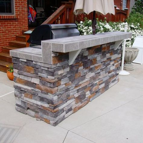 Outdoor Bbq Grill, Grill Island, Outdoor Barbeque, Outdoor Kitchen Bars, Bbq Island, Backyard Kitchen, Built In Grill, Inspire Me Home Decor, Patio Decorating Ideas