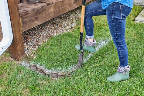 Building a Flower Bed without Digging | Better Homes & Gardens Landscape Timbers, Dig Gardens, Cleaning Painted Walls, Glass Cooktop, Deep Cleaning Tips, Remove Stains, Beautiful Flowers Garden, Clean Dishwasher, Simple Life Hacks