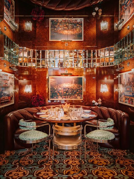 Studio Kiki imbues Carlotta restaurant with "old-school glitz and glamour" Restaurant Booth Seating, Marble Bar Top, Restaurant Booth, Architecture Restaurant, Best Italian Restaurants, Style Carpet, Banquette Seating, Salou, London Restaurants