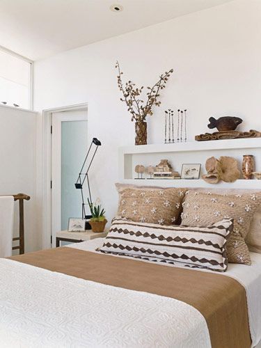 12 Guest Bedrooms You Would Never Leave Tizio Lamp, Grey Beach, Guest Quarters, Bookshelf Headboard, California Beach House, How To Make Headboard, Floating Bookshelf, John Robshaw, Guest Houses