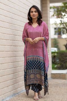 Outfit For Office, Kaftan Kurti, Kaftan Pattern, Kaftan Designs, Kurti Patterns, Simple Kurti Designs, Cotton Kurti Designs, Kurti Designs Party Wear, Kurti Neck Designs