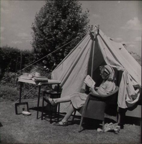 Vintage camping in a summer tent with a wicker chair! 1940s style : ) Vintage Camping Photos, Camping Photos, Camping Photo, Camping Bed, Vintage Camping, Camping Theme, Camping Equipment, Camping Experience, Vintage Camper