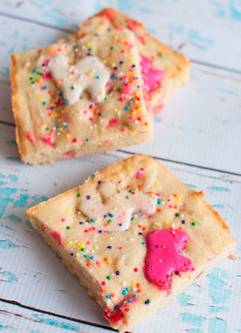 Cookie Blondies, Animal Cookies Recipe, Circus Cookies, Animal Cracker, Circus Animal Cookie, Animal Cookie, Easy Sugar Cookies, Animal Crackers, Animal Cookies