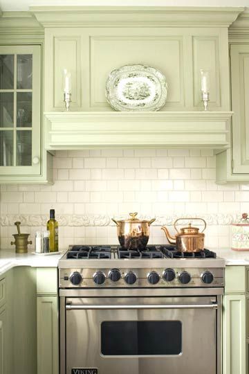 Porch Kitchen, Kitchen Vent Hood, Oven Hood, Kitchen Vent, Tall Kitchen, 2024 Kitchen, Cream Kitchen, Craftsman Kitchen, Hood Design