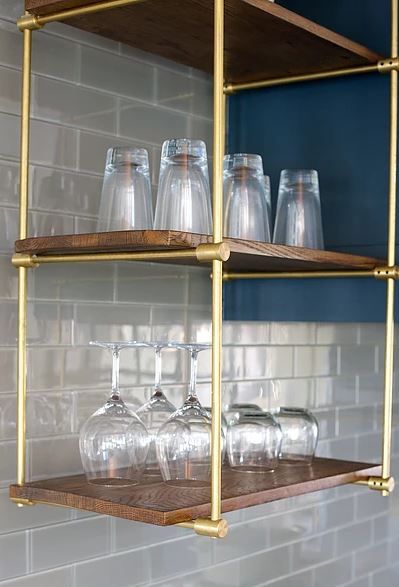 Glass Bar Shelves, Suspended Shelves, Brass Shelving, Glass Shelves In Bathroom, Glass Shelves Kitchen, Brass Shelves, Bar Shelves, Kitchen Shelving, Regal Design