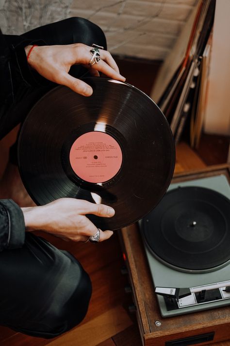 Photo by cottonbro from Pexels Clean Vinyl Records, Arte Jazz, Vinyl Aesthetic, Vinyl Record Player, Calming Music, Musica Rock, 60s Retro, Retro Theme, Into The Wild