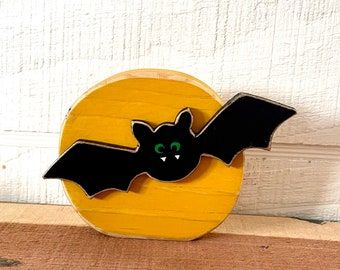 Fall Wood Decor, Wood Halloween Decorations, Wood Spider, Halloween Poems, Craft Halloween, Flying Bat, Fall Wood Crafts, Bat Flying, Wood Bat