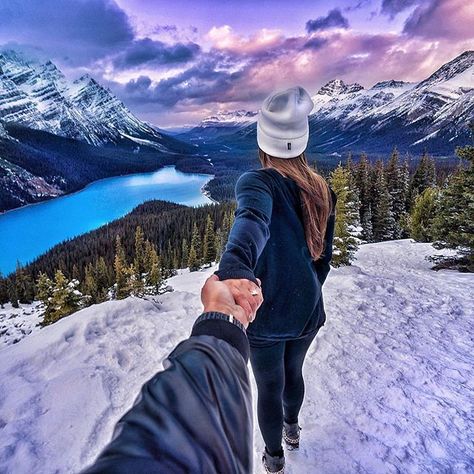 Peyto Lake Canada, Holding Couple, Icefield Parkway, Murad Osmann, Banff Alberta Canada, Peyto Lake, Switzerland Photography, Fairmont Chateau Lake Louise, Chateau Lake Louise