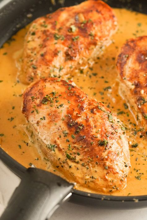 Creamy Herb Chicken - Wellness by Kay Wellness By Kay, Creamy Herb Chicken, Greek Chicken Breast, Roast Frozen Broccoli, Herb Chicken Recipes, Baked Greek Chicken, Thyme Chicken, Easy Dinner Recipe, Herb Chicken