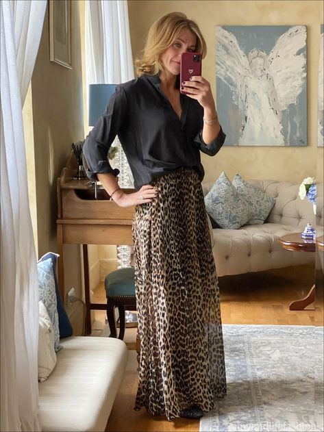 How to wear leopard print with a pleated maxi skirt, silk shirt & ballet pumps . . . #ootd #wiw #lotd #over40 #over40fashion #fashion #midlifestyle #over40style #midlife #whattowear #howtostyle #style #stylingtips #springstyle #looksforspring #springfashion #whattowearinspring #springlooks #springstylingtips #ideasonwhattowearinspring Printed Maxi Skirt Outfit, Maxi Skirt Silk, Leopard Print Skirt Outfit, Leopard Skirt Outfit, Leopard Print Maxi Skirt, Silk Skirt Outfit, Leopard Maxi Skirts, Printed Skirt Outfit, Animal Print Maxi Skirt