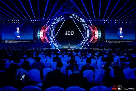 The JD Discovery 2019 was about finding new ways to maximise value in the digital economy. Held in Beijing in November, it brought together leaders from the local and international technology sector, academia, investment and other industries, and cross-industry opinion leaders for an insightful exchange of brainpower and innovation. Stage Reference, Car Exhibition, Virtual Exhibition, Stage Ideas, Digital Economy, Brand Activation, Experiential Marketing, Event Decoration, Event Exhibition