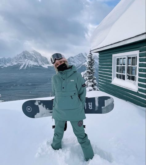 Dope Snowboard, Ski Outfits For Women, Dope Snow, Ski Outfit For Women, Snow Fits, Female Snowboarder, Ski Trip Outfit, Snow Style, Japan Outfits