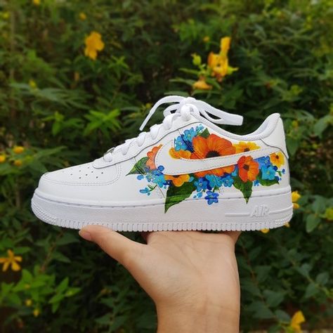 Follow @itsmylebanon on Instagram Nike Clothes, Painted Shoes Diy, Custom Painted Shoes, Custom Shoes Diy, Nike Shoes Air Force, Custom Nike Shoes, Personalized Shoes, Nike Air Shoes, Cute Nike Shoes