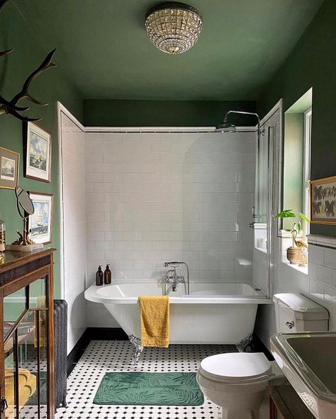 Benjamin Moore Peale Green Paint Color - Interiors By Color Drømme Bad, Beautiful Bathtubs, Bad Inspiration, Decor Baie, Tile Trends, White Floors, Bad Design, Green Bathroom, Bath Tub