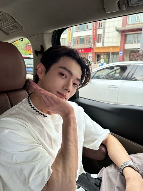 2024.05.19 Xu Kai Team Weibo Update Artis China, Super B, Xu Kai, Drama Actors, Radhe Radhe, Live Photo, Cartoon Jokes, Chinese Boy, Asian Actors