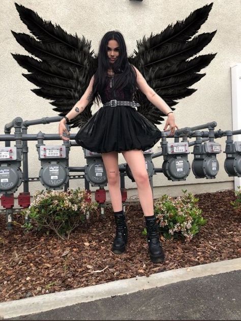 Ange Demon, Maggie Lindemann, Couples Halloween, Fantasias Halloween, Grunge Goth, Wattpad Fanfiction, Fan Fiction, An Angel, Gothic Lolita