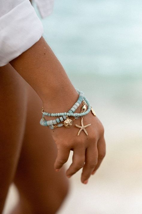 Sea Inspired Bracelets, Beach Bracelets Aesthetic, Camp Jewelry, Sea Bracelet, Sea Accessories, Charm Necklace Diy, Bracelets Summer, Fish Bracelet, Beachy Bracelets