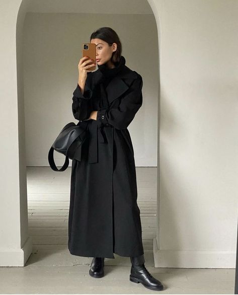 Black Coat Outfit Winter, Wool Coat Outfits, Long Black Coat Outfit, Oversized Coat Outfit, Wool Coat Outfit, Black Coat Outfit, Trench Outfit, Classy Fall Outfits, Winter Coat Outfits