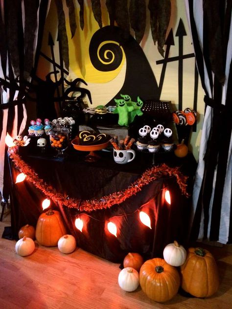 Buffet background: Use construction paper cutouts and a little tape to make a creepy, Burton-inspired background for your food. | #Halloween #Decorations Halloween Window Decorations, Table Halloween, Halloween Decor Diy, Nightmare Before Christmas Decorations, Casa Halloween, Nightmare Before Christmas Halloween, Diy Halloween Decor, Adornos Halloween, Christmas Birthday Party