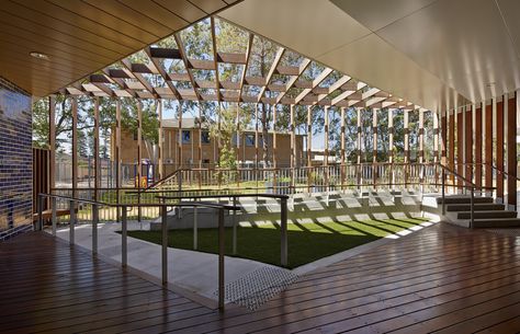 Image 5 of 11 from gallery of Woy Woy Rehabilitation Unit  / Woods Bagot. Photograph by Peter Bennetts Rehabilitation Center Architecture, Woods Bagot, Hospital Architecture, Marketing Products, Deck Projects, Rehabilitation Center, Timber Deck, Architecture Exterior, Central Coast