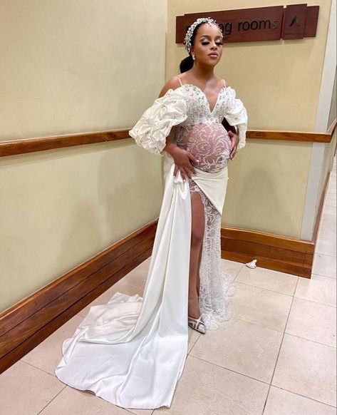 Pregnant Bride Dress, Simple Long Dress, Extravagant Wedding Dresses, Pregnant Bride, Maternity Photoshoot Outfits, African Bride, Extravagant Wedding, Stylish Maternity Outfits, Maternity Outfits