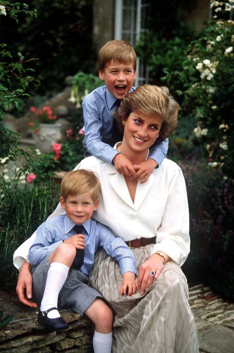 Prințesa Diana, Putri Diana, Prins William, Prince And Princess Of Wales, Princess Diana Fashion, Prins Harry, Princess Diana Family, Princess Diana Photos, Princess Diana Pictures