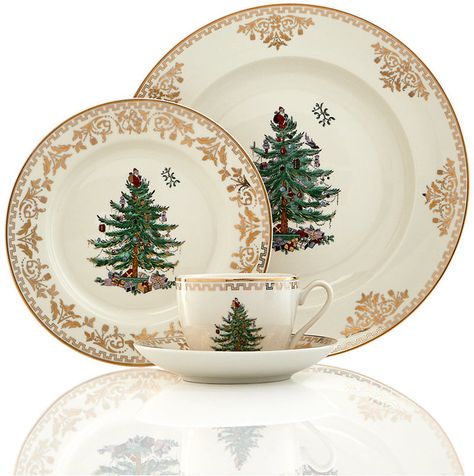 The Gold Christmas Tree Spode Plates are lovely! Christmas Tree Gold, Holiday Dinnerware, Christmas Dining Table, Christmas China, Christmas Dinnerware, Christmas Tableware, Spode Christmas Tree, Spode Christmas, 12 December