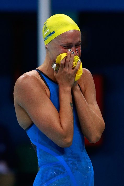 The Best Nail Art at the Rio Olympics | Allure.com Olympic Swimmers Women, Easy Pride Nails, Swimming Senior Pictures, Olympic Nails, Patriotic Nail, Swimming Photos, Swimming Motivation, Swimming Pictures, Heptathlon