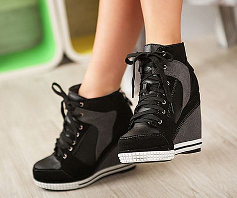 heel wedge tennis shoes, tried a pair on at Kohls and want some now!!! Wedge Tennis Shoes, Converse Outfits, Skor Sneakers, Style Converse, Tumblr Outfits, Wedge Sneakers, Heels & Wedges, Crazy Shoes, Nike Outfits