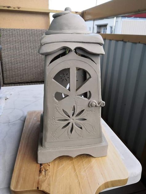 Clay Lanterns Ideas Ceramics, Ceramic Lantern Ideas, Ceramic Lanterns, Japanese Lamps, Ceramic Projects, Ceramic Lantern, Lantern Ideas, Clay Houses, Ceramics Projects