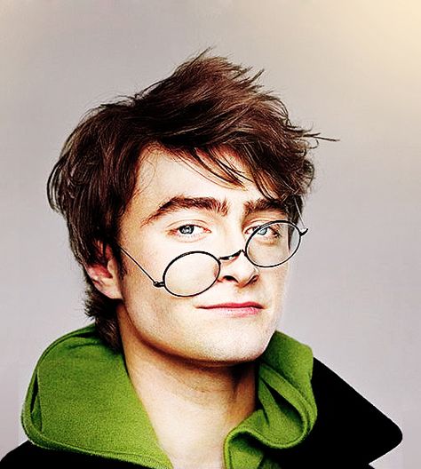 Happy 22nd Daniel Radcliffe. - Hakuna Matata, what a wonderful phrase... Daniel Radcliffe Harry Potter, Harry Potter Images, Images Harry Potter, Harry James, Harry James Potter, Harry Pottah, Harry Potter Facts, Harry Potter Wallpaper, Harry Potter Obsession