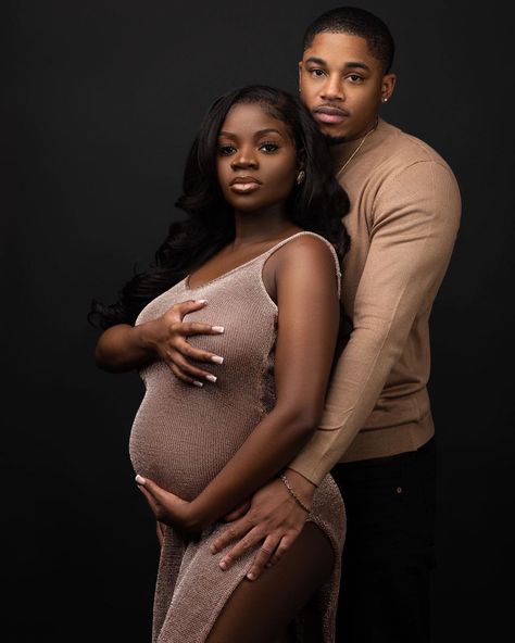 His And Her Maternity Shoot, Black Maternity Pictures Couple, Black Love Maternity Shoot, Brown Maternity Shoot Black Couple, Black Maternity Pictures With Husband, Black Pregnancy Photos Couples, Brown Maternity Shoot, Black Couples Maternity Photoshoot, All Black Maternity Shoot